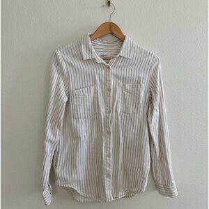 Carly Jean Los Angeles stripe flannel with pockets. Size Small